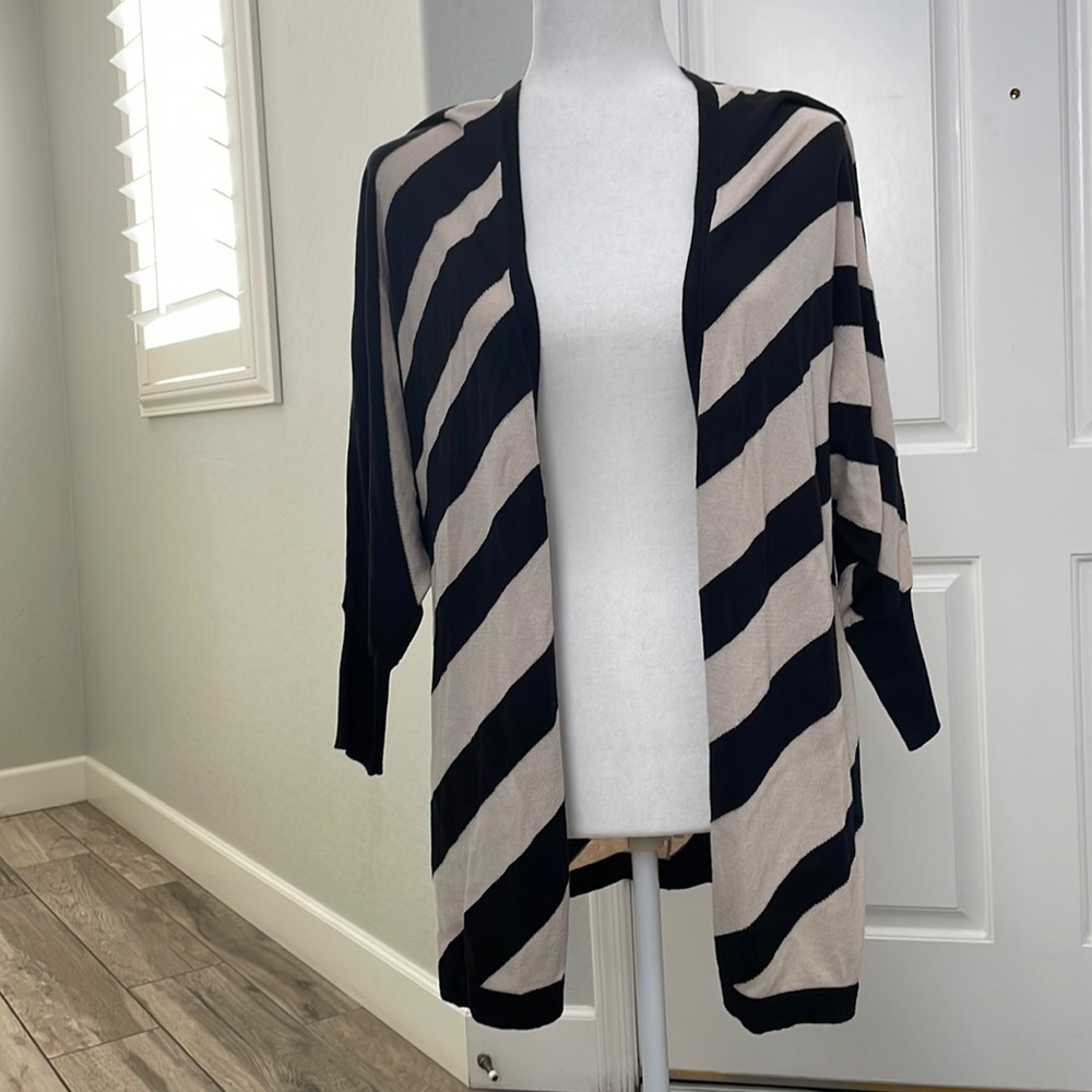 The Limited buttonless cream and back wrap